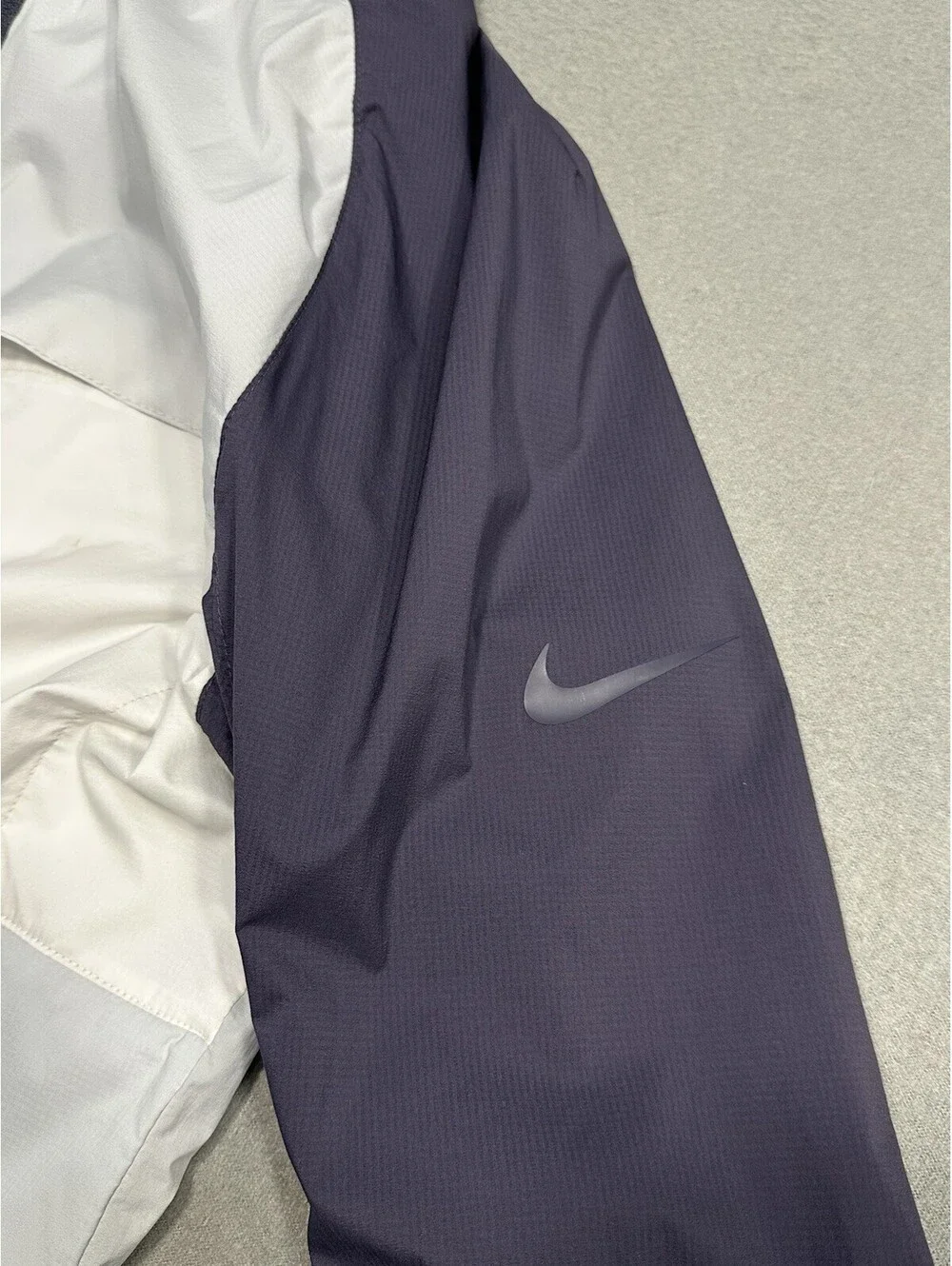 Nike Shield Men’s Windbreaker Jacket L Navy White Full Zip Hooded Lightweight